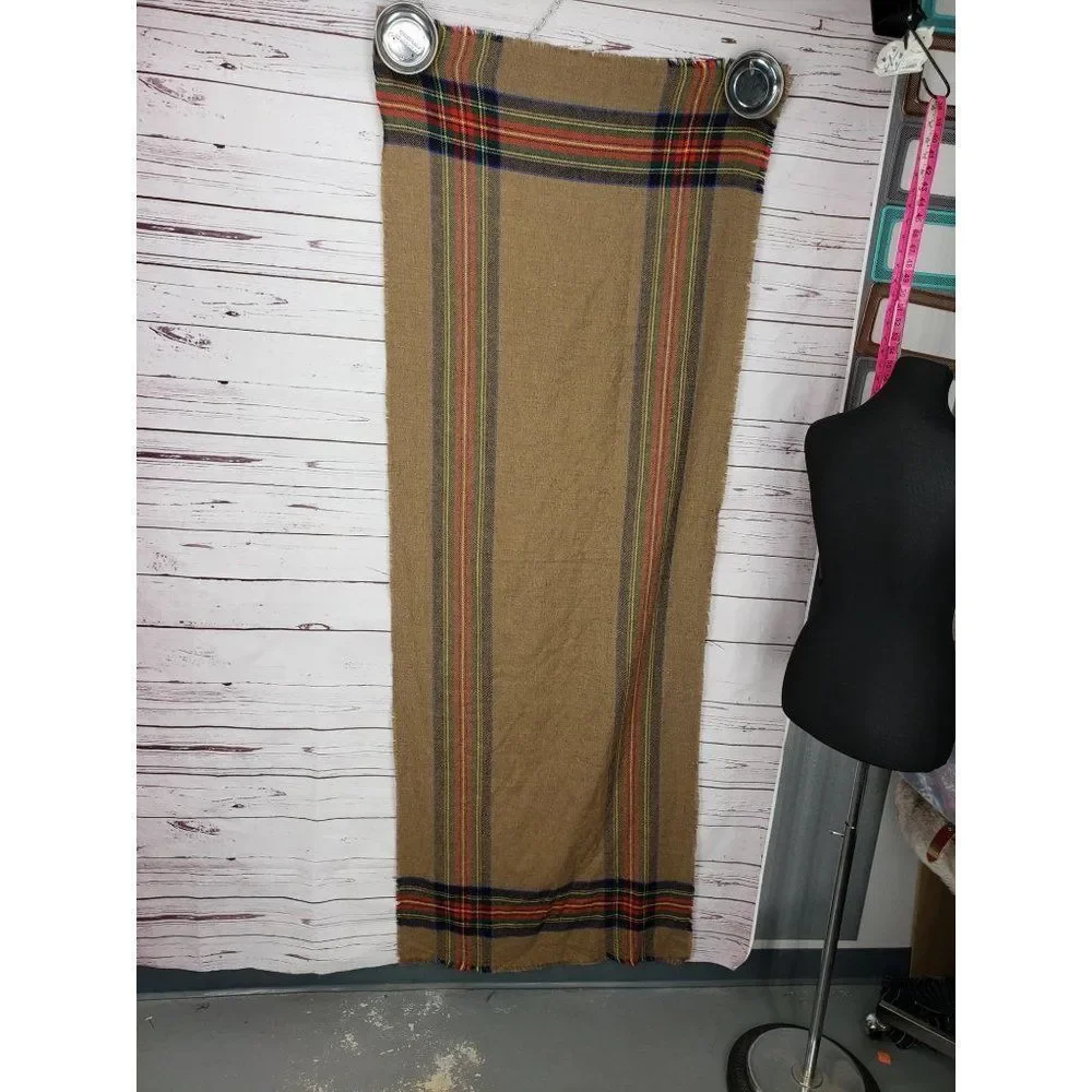 Merona beige red